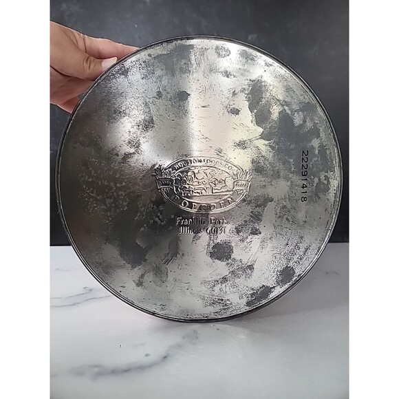 Vintage Santa Lidded Tin, EMPTY FAIR CONDITION - Picture 9 of 10